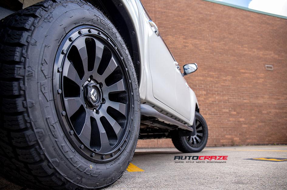 TOYOTA HILUX N80 4WD TACTIC MATTE BLACK